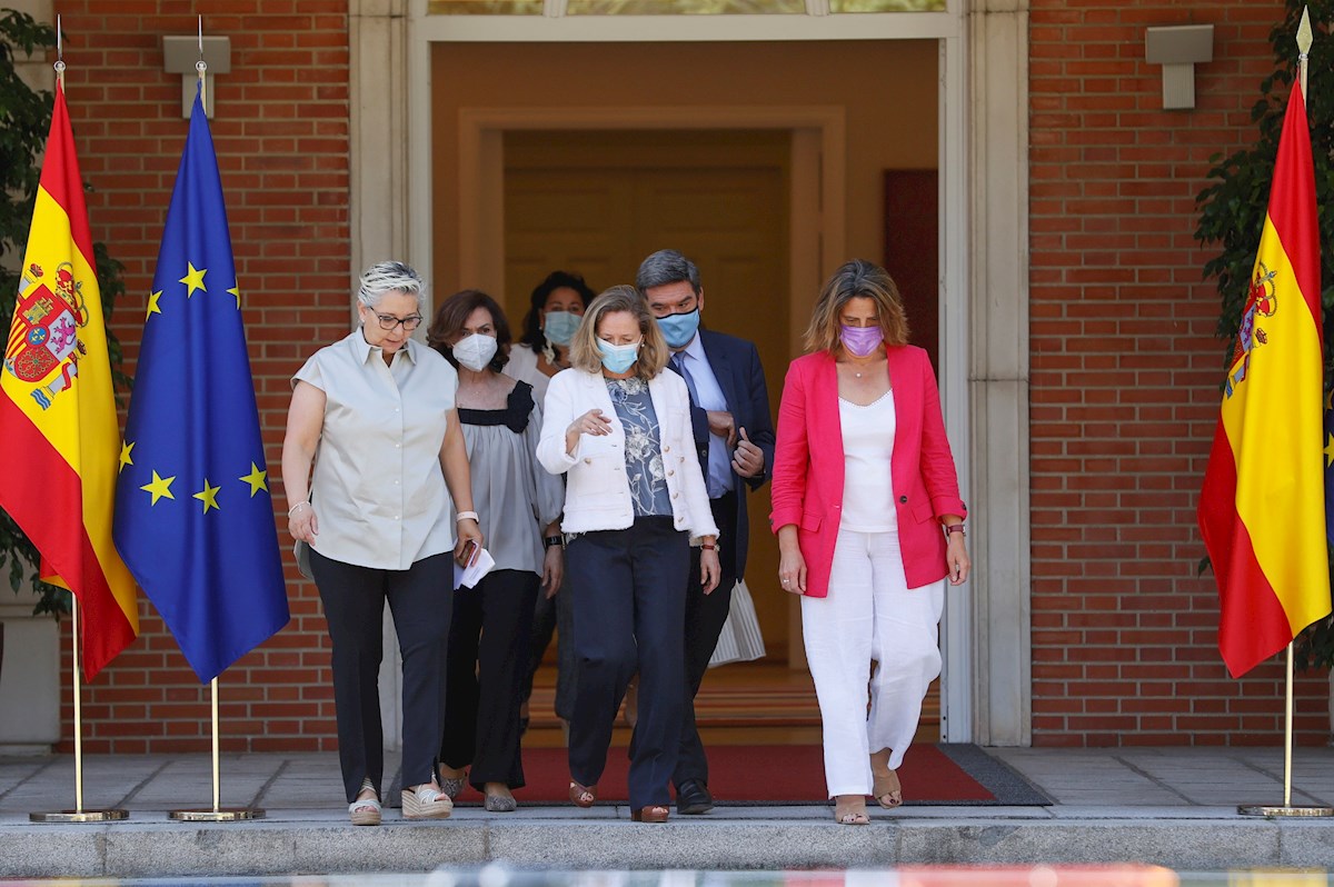 Escrivá anuncia un «pequeño ajuste» en las pensiones de las generaciones entre 1950 y 1975