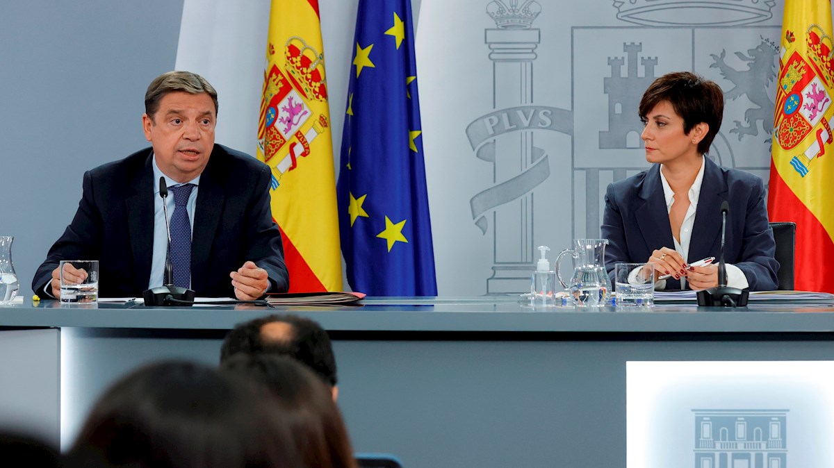 Los fabricantes de piensos ponen el dedo en la llaga: el Gobierno ‘fía todas’ las medidas  a la UE