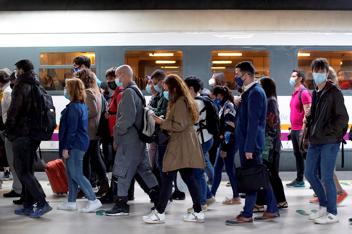 Renfe y Ouigo prohíben el acceso con patinetes eléctricos a partir de este martes