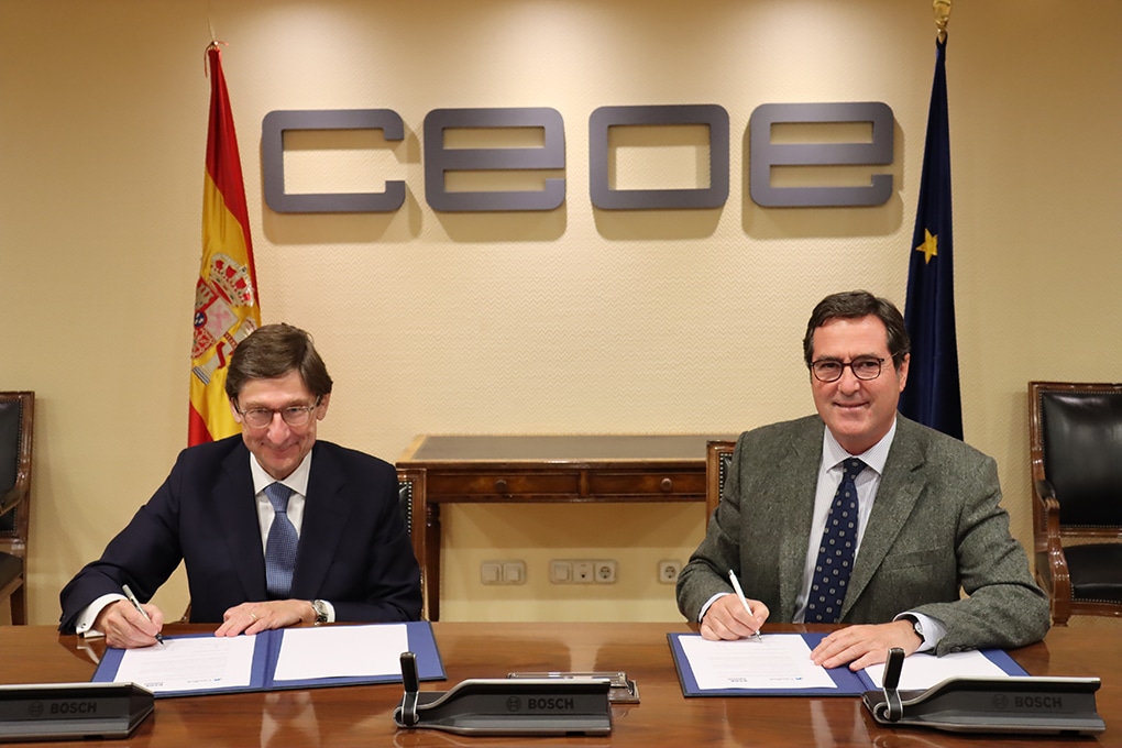 CaixaBank y la CEOE acuerdan una financiación de 30.000 millones para empresas