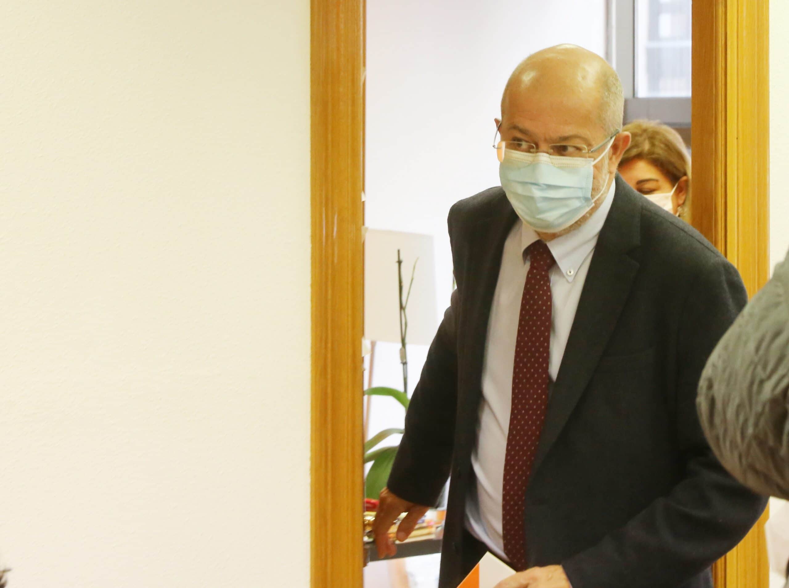 Igea, optimista ante un posible pacto PP-PSOE y califica a Génova de «Rue del Percebe»