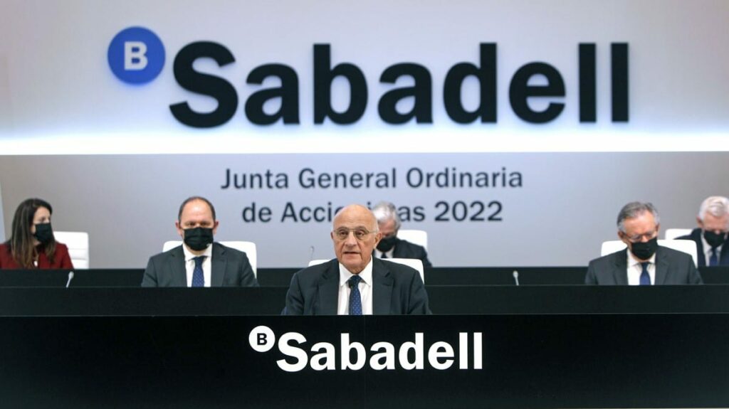 El Sabadell entra en la batalla de Santander, BBVA y Caixabank para ...