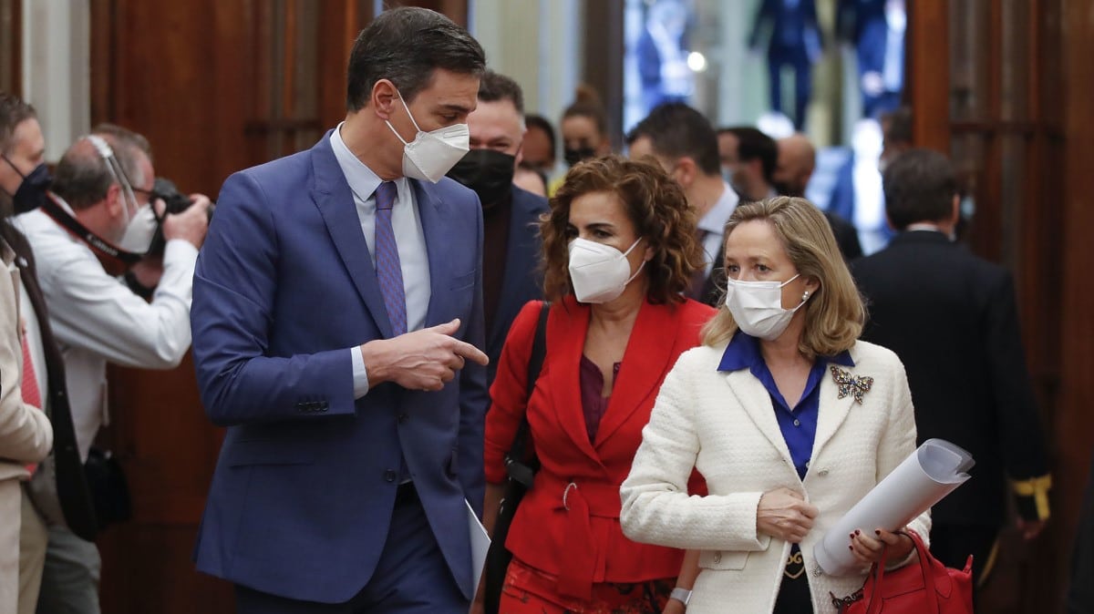 Calviño reconoce que la UE rechaza el plan español para la energía
