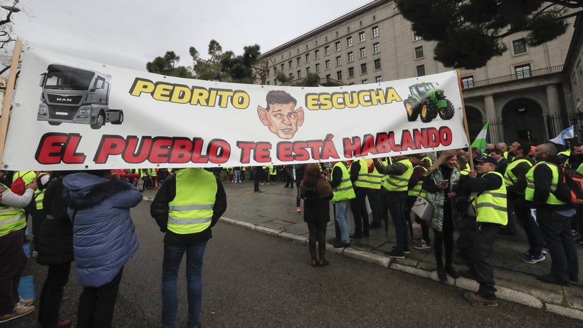 Los transportistas no se achantan: mantienen la huelga indefinida desde el lunes