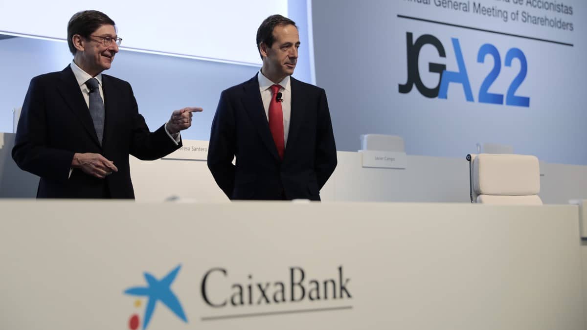 Caixabank prevé una subida de tipos de interés y menos crecimiento