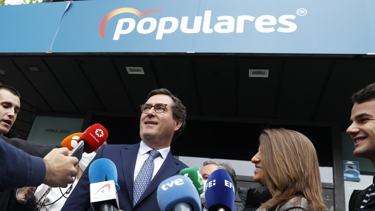 La CEOE y Cepyme piden al PP rebajas fiscales para estar junto a las empresas