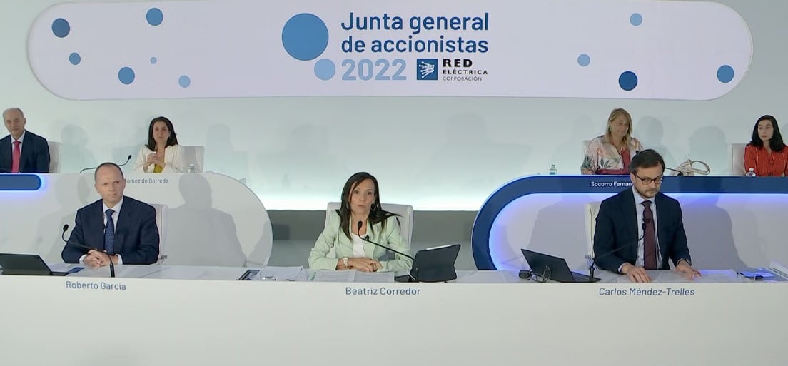 546.000 euros al año bien valen unos buenos elogios a Sánchez
