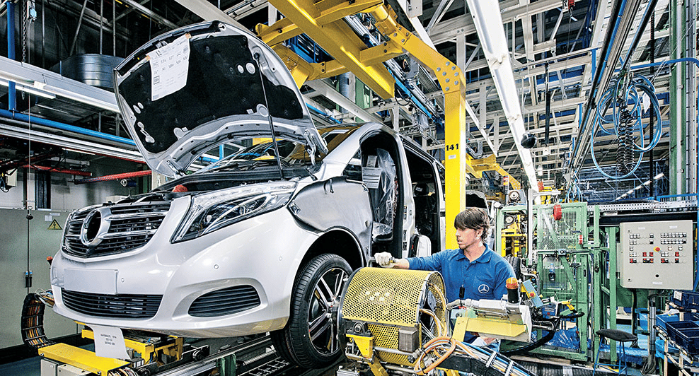 La quinta huelga en Mercedes Vitoria supone otro paro en la producción
