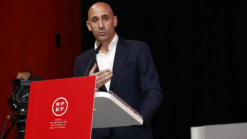 Iberdrola, Iberia, Renfe, Cerveza Victoria, Multiópticas, Seur… los patrocinadores de la RFEF alzan la voz contra Rubiales