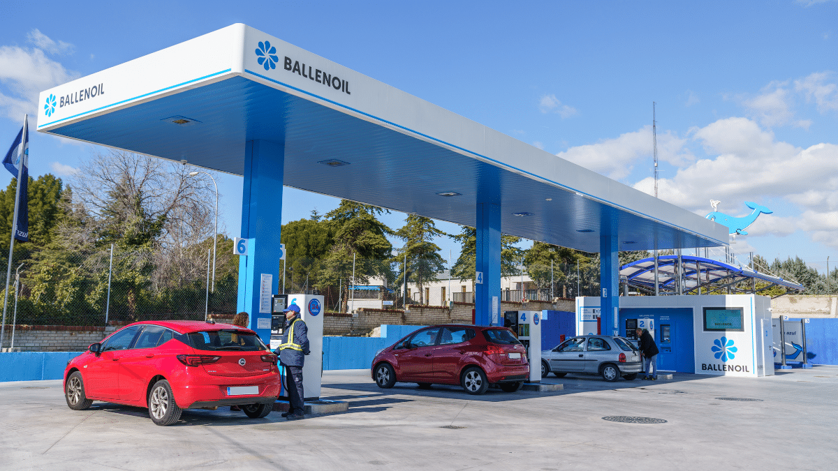 Cepsa alcanza un acuerdo para adquirir la red de estaciones de servicio de Ballenoil