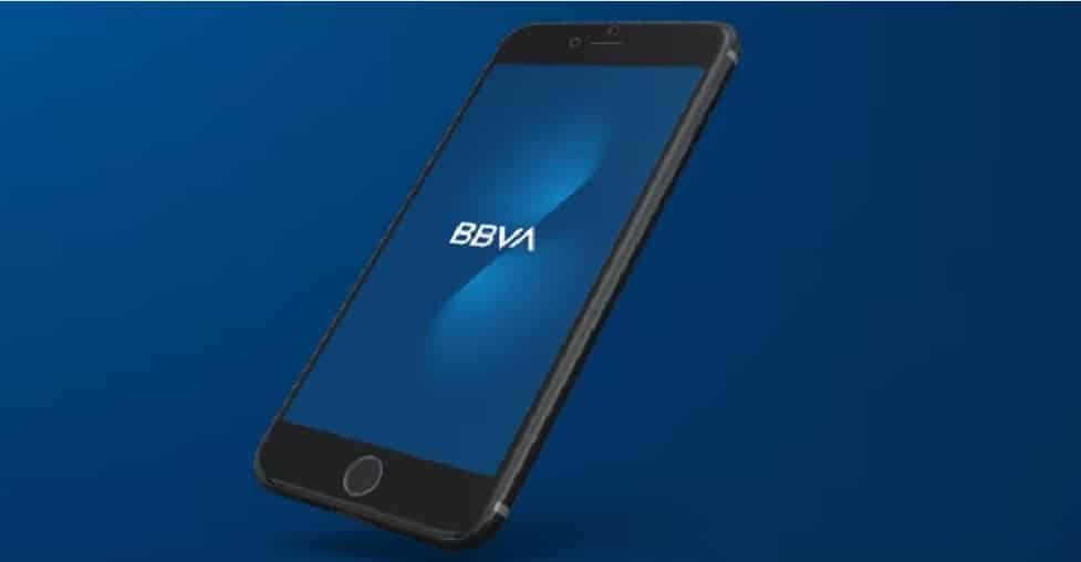 Un iPhone de gama media para las familias que se hagan clientes del BBVA