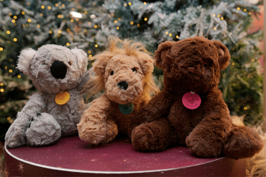 El Corte Inglés crea una colección de peluches benéficos para la Fundación Aladina